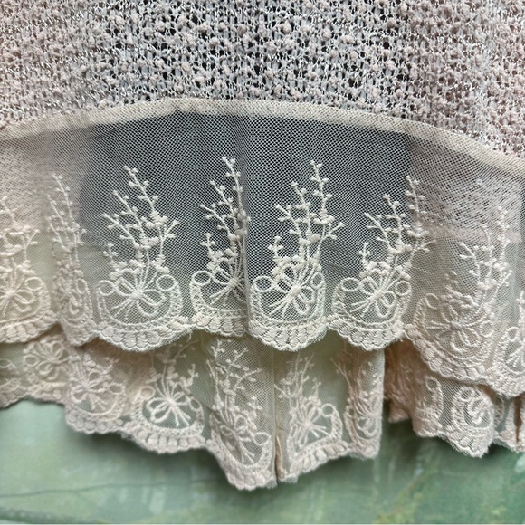 Alter’d State lightweight sweater A’reve pink lace knot size large - Picture 2 of 10